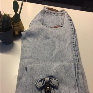 Vintage Jordache Jeans with zippers and bows